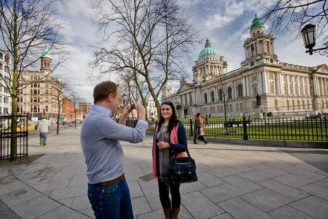 3-Day Northern Ireland Tour from Dublin: Giant’s Causeway & Titanic Experience - Derry’s walls and the story of the Troubles