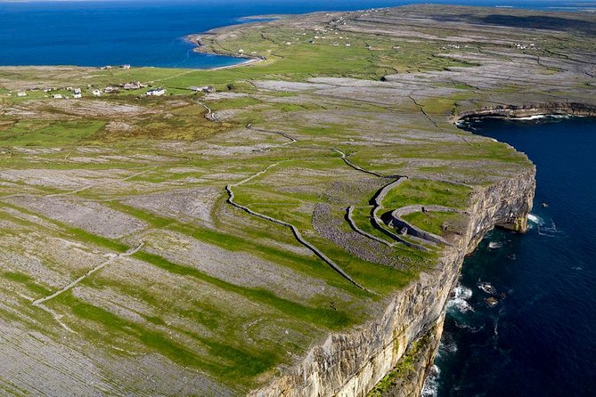 6-day All Ireland & Northern Ireland Rail Tour from Dublin - Hotels, food, and what the price covers
