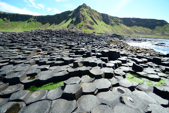 6-Day All Ireland Tour from Dublin Including Accommodation - The coach, group size, and daily rhythm