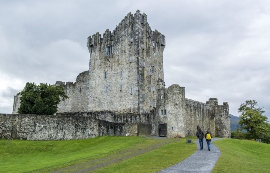 6-Day Tour of Southern Ireland from Dublin - Galway after the sightseeing day