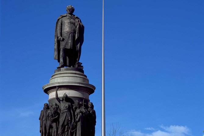 90 Minute Dublin Walking tour and Sightseeing tips - City Hall and the buried Viking settlement