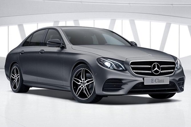 Arrival Transfer: Dublin Airport DUB to Dublin in Business Car - Flight delays and the 60-minute waiting window