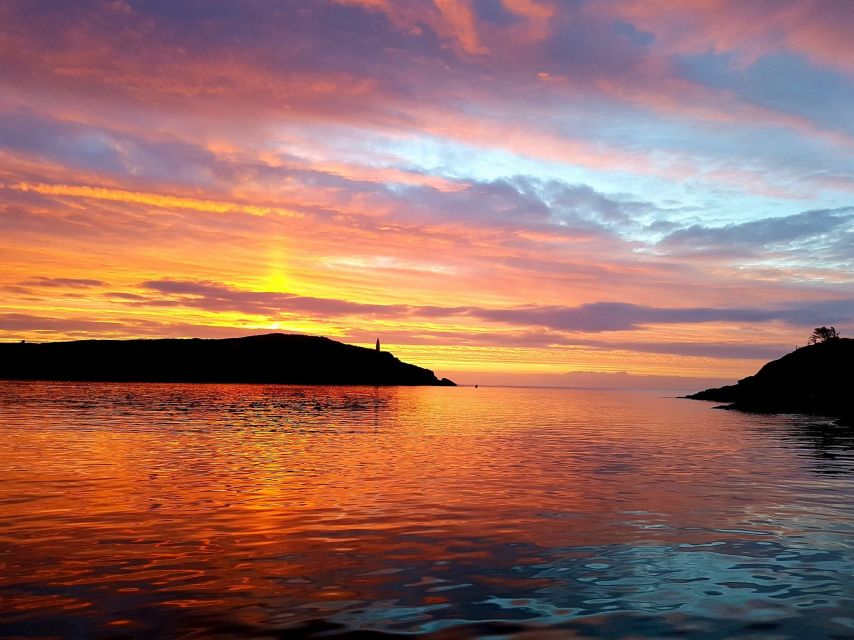 Baltimore Harbor: Sunset Cruise to Fastnet Rock Lighthouse - Boat comfort, weather, and seasickness