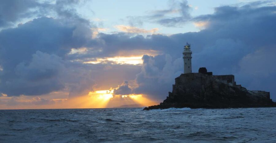 Baltimore Harbor: Sunset Cruise to Fastnet Rock Lighthouse - Finding the Wave Chieftain at Baltimore Pier