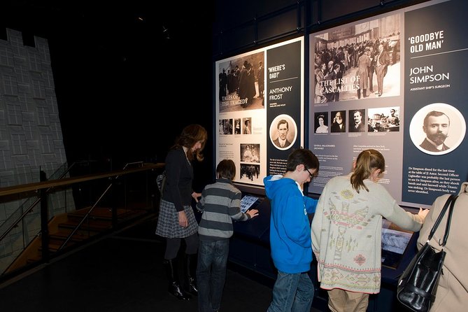 Belfast Day Tour From Dublin: Including Titanic Experience - Belfast on foot or by black cab