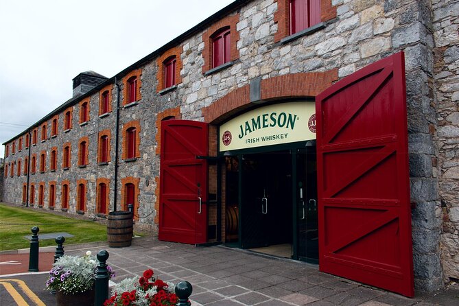 Blarney Castle Cork City and Jameson Distillery Small groups - Blarney Castle and the Famous Stone