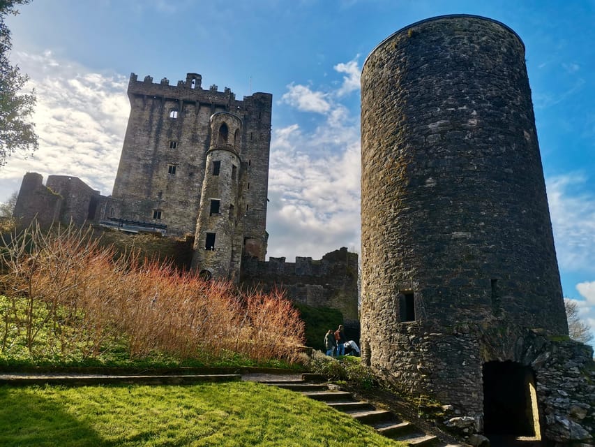 Blarney Castle: Private Guided Day Tour from Dublin - Blarney Woolen Mills adds shopping and lunch