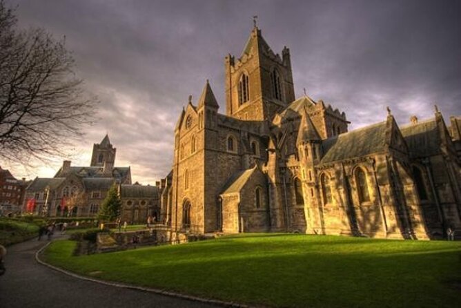 Book of Kells, Dublin Castle, Christ Church Cathedral Tour - Walking through medieval Dublin to Christ Church