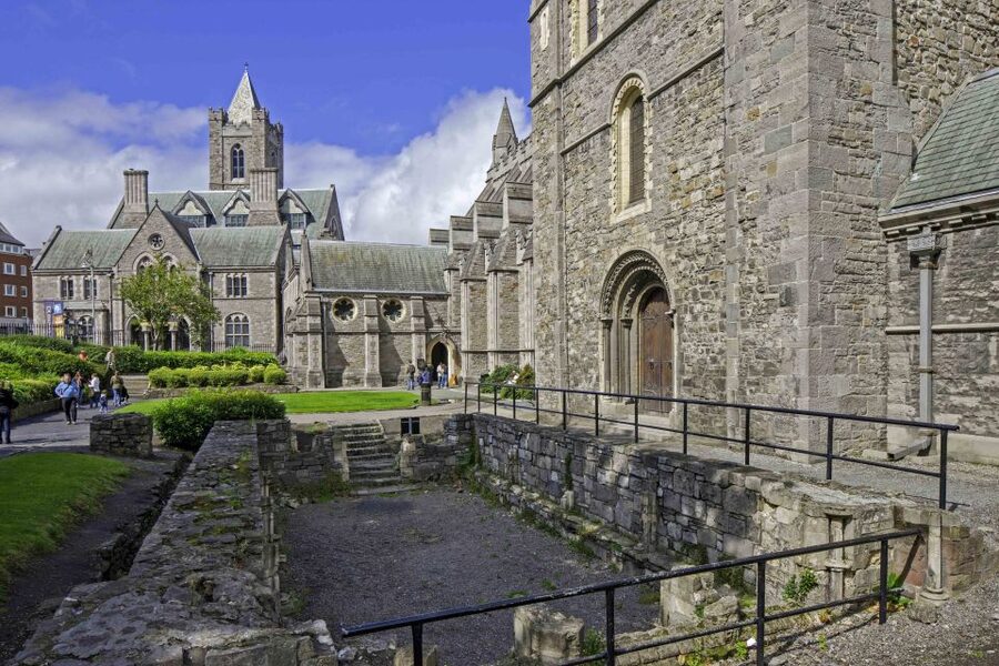 Christ Church Cathedral Entrance Ticket & Self-Guided Tour - Self-guided visit or live tour?
