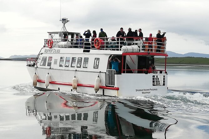 Clew Bay Cruise, Westport ( 90 minutes ) - Inishgort Lighthouse at Clew Bay’s Entrance