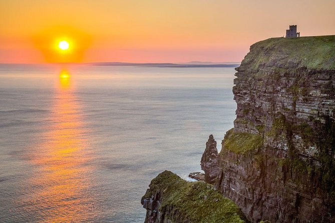 Cliffs of Moher Day Tour from Dublin: Including The Wild Atlantic Way - Lunch and free time in Doolin