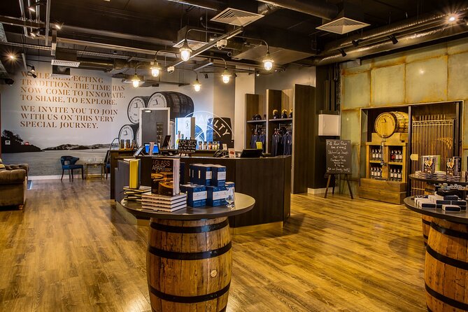 Clonakilty Distillery: Tour & Classic Whiskey Tasting - Following whiskey from grain to cask