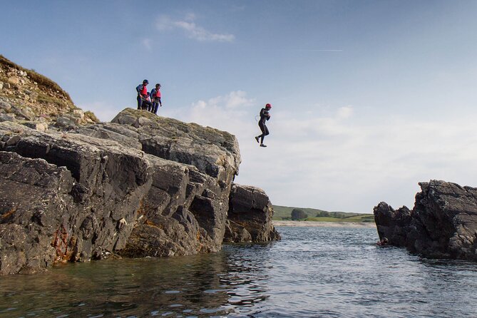 Coasteering on Irelands Wild Atlantic Way - Swimming, scrambling, and the first taste of the coast