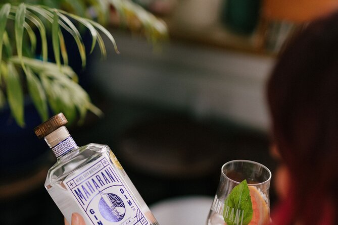 Cocktail Masterclass & Distillery Tour Combo - What the small group changes