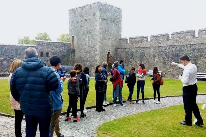 Cork City, Cahir Castle and Rock of Cashel Tour with Spanish Speaking Guide - The Spanish-speaking guide makes or breaks the experience