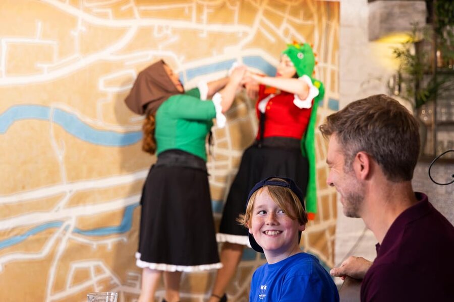 Cork: Hysterical Histories, Comedic Dinner Theater Show - Cork history told through comedy and music