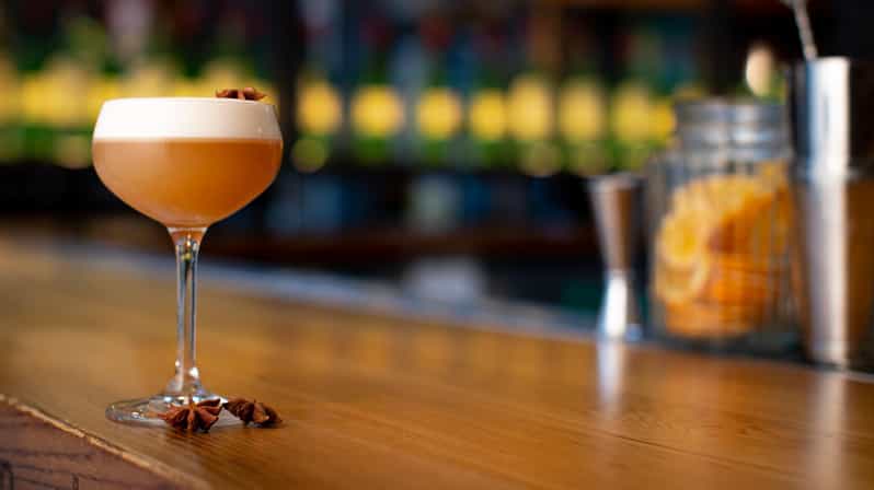 Cork: Jameson Cocktail Making Class at Midleton Distillery - Learning the basics of Jameson cocktails