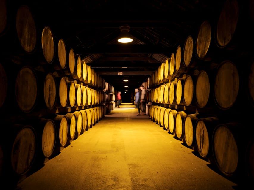 Cork: Midleton Distillery Behind the Scenes Tour & Tasting - The Guides Make or Break the Experience