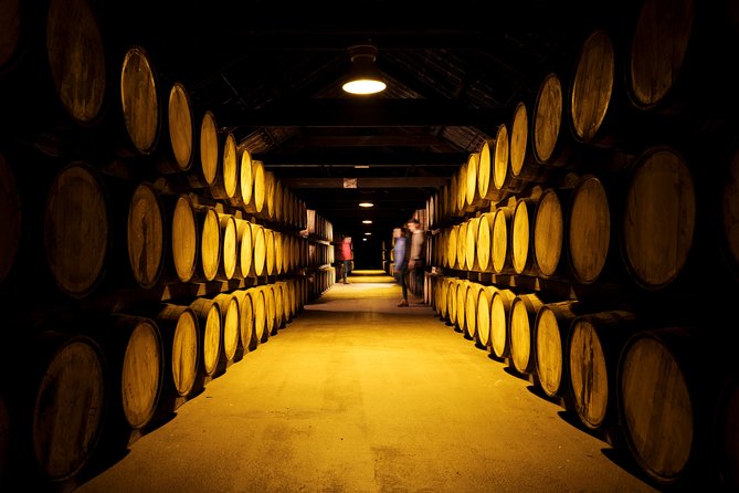 Cork Midleton DistilleryJameson Experience & Whiskey Tasting - Why the Midleton setting matters
