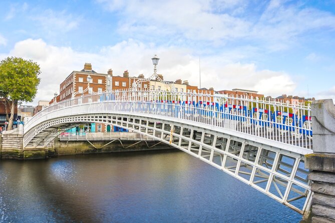 Cupid’s Trail: Romantic Puzzle Quest in Dublin - Molly Malone adds a classic Dublin landmark