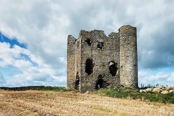 DAY TOUR: Highlights of Derry and Donegal - Buncrana offers a gentler final hour