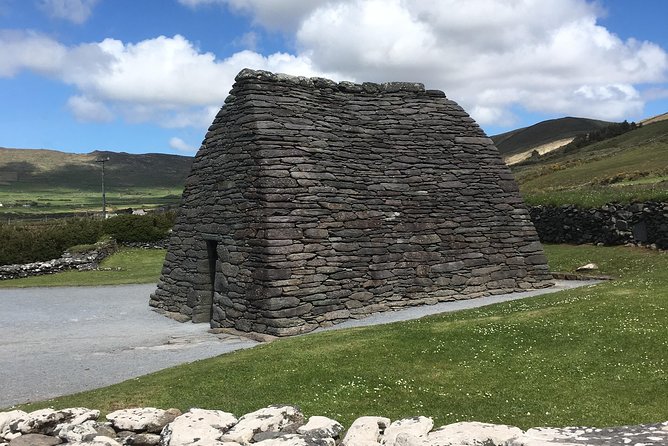 Dingle Peninsula & Slea Head Private Day Tour - Gallarus Oratory rewards a closer look