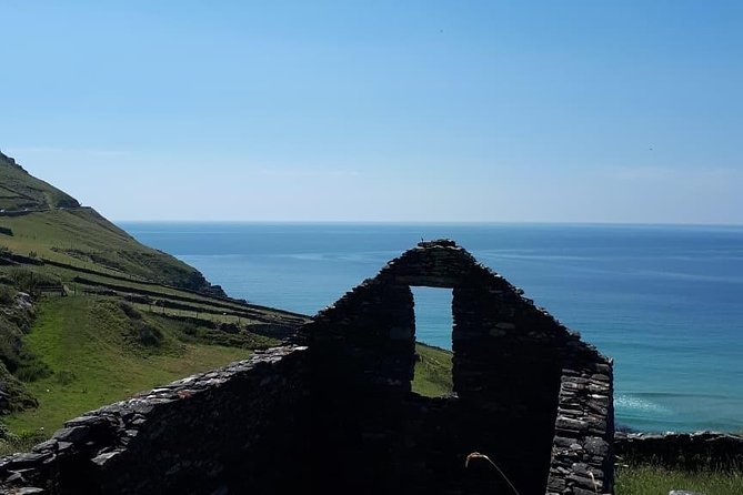 Dingle Peninsula & Slea Head - Private Mini Bus Tour - Gallarus Oratory: the day’s signature stone building