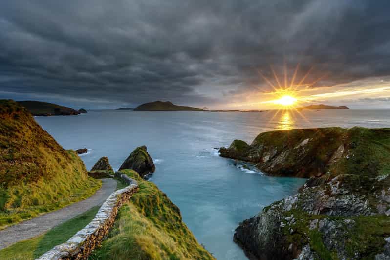 Dingle: Slea Head Sunset & Magic Hours Photo Tour - Leaving Dingle for the western coast