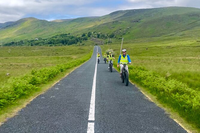 Discover Connemara Tour by Electric Fat Tyre Bike - Choosing lunch in Clonbur or packing a picnic