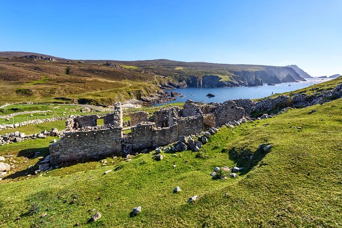 Donegal Electric Bike Tour with Local Guide: Half-Day Adventure - The abandoned village and Ireland’s famine years