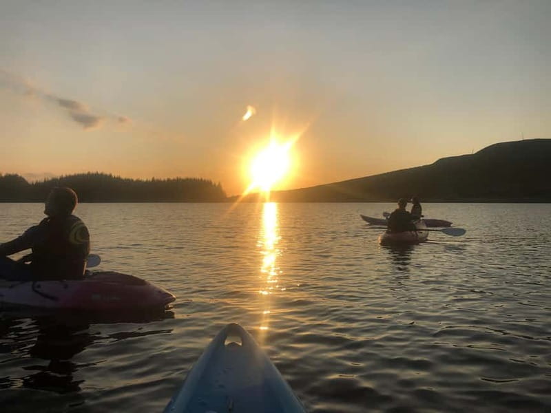 Donegal: Sunset Kayak Trip on Dunlewey Lake - Paddling Dunlewey Lake beneath Poison Glen