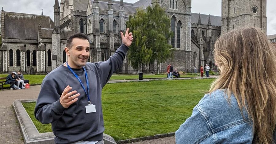 Dublin: 2 Hour City Center Guided Walking Tour - Dublin Castle and the power behind the city
