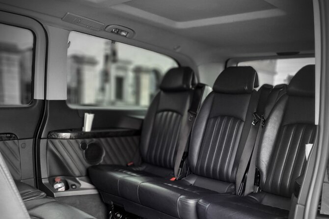 Dublin Airport & City Transfers - Friendly drivers can add useful local context