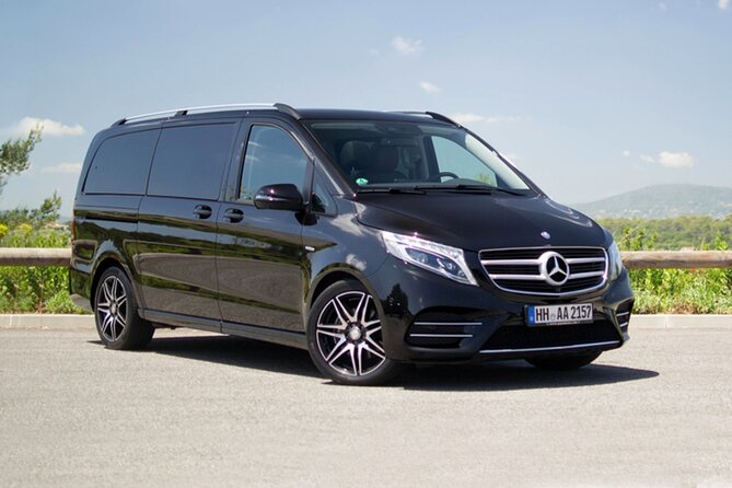 Dublin Airport (DUB) Private Transfer to Dublin City Centre - The airport pickup: useful waiting time, unclear instructions