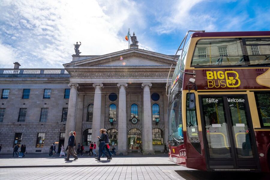 Dublin: Big Bus Hop-On, Hop-Off Tour with Live Guide - What the walking tour adds