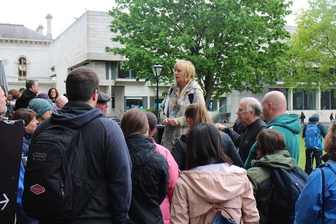 Dublin Book of Kells, Castle and Molly Malone Statue Guided Tour - Walking to Dublin Castle and Its Medieval Towers