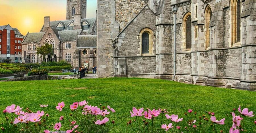 Dublin: Book of Kells, Dublin Castle and Christ Church Tour - City Hall and Dublin Castle’s Political Core