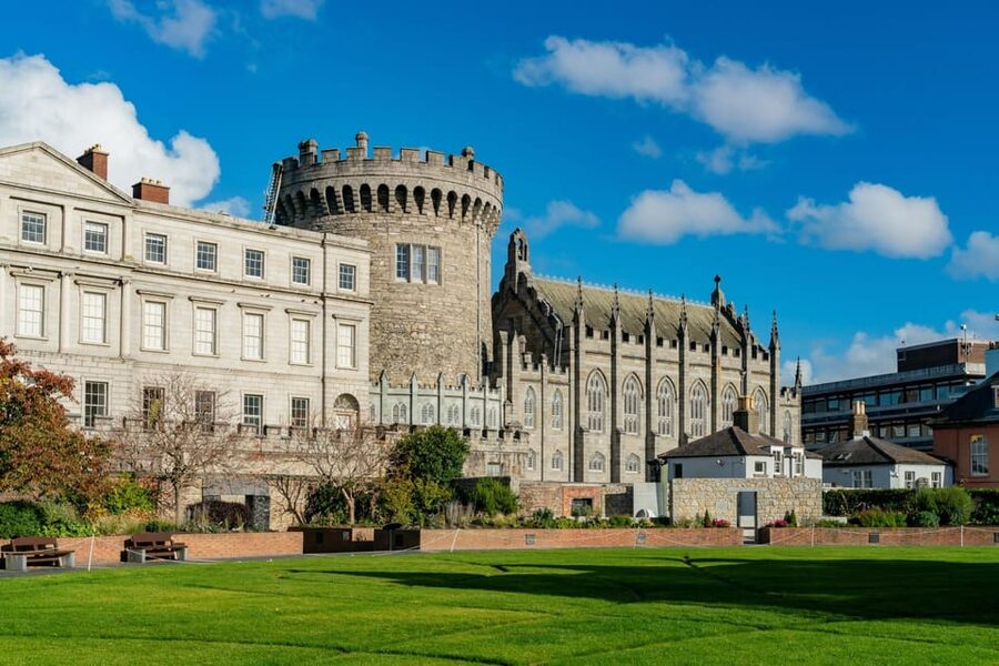 Dublin: Book of Kells, Dublin Castle and Christ Church Tour - The Book of Kells and the 1712 Old Library