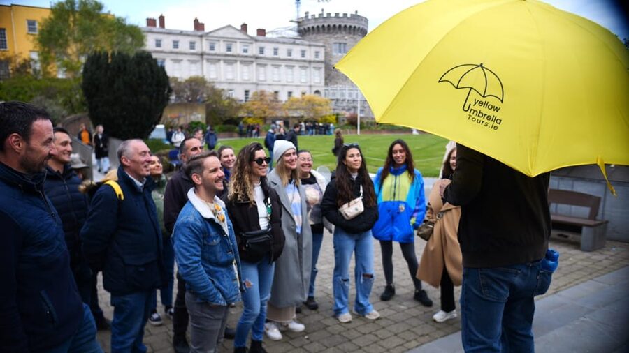 Dublin: Bucket List Sights Walking Tour - Molly Malone and the final walk to Trinity College