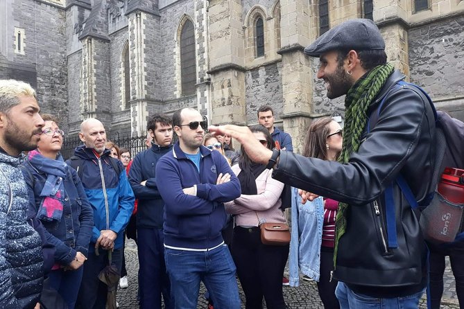 Dublin City Center Walking Tour - Trinity College and the old Parliament