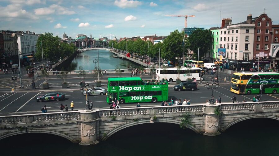 Dublin: Cruise Excursion Hop-On Hop-Off Tour & Rail Ticket - A complete first circuit before you hop off