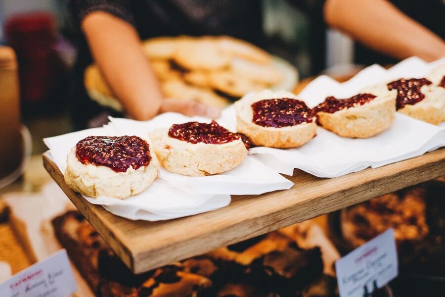 Dublin: Delicious Walking Food Tour - Walking from O’Connell Street across the Liffey