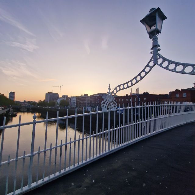 Dublin: Dublin City Highlights Private Guided Walking Tour - Starting with Dublin music at Claddagh Records