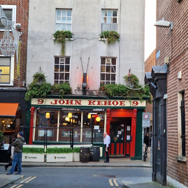 Dublin: Dublin City Highlights Private Guided Walking Tour - College Green and Ireland’s former Parliament