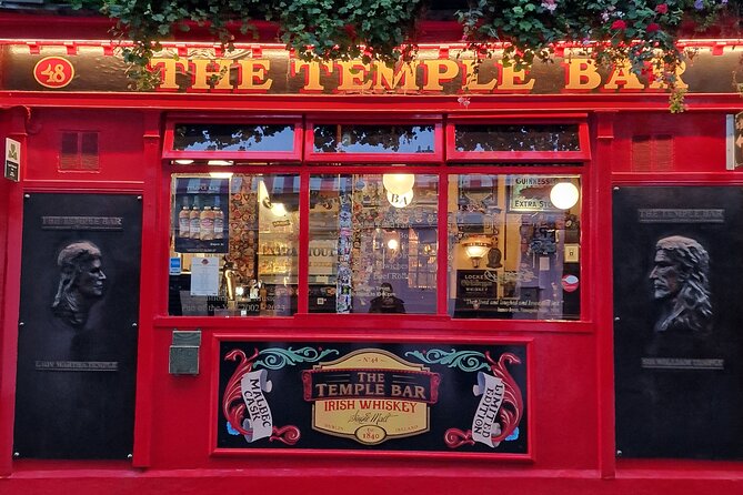 Dublin Express Private Guided Walking Tour - A short stroll through Trinity College Dublin