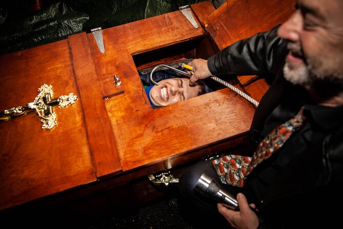 Dublin Ghost Bus Tour with Professional Actors - The actors, the jokes, and the scares