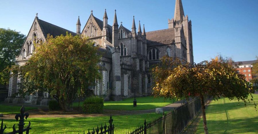 Dublin: Half-Day Private Walking Tour - Choosing between medieval stories and Dublin’s darker side