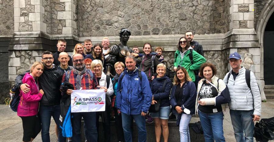 Dublin Highlights: 2.45-Hour Walking Tour in Italian - Why this Italian walking tour works as a Dublin introduction