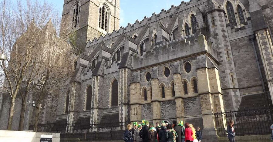 Dublin: Highlights and Hidden Corners Walking Tour - Starting beside the Tree of Gold on Dame Street