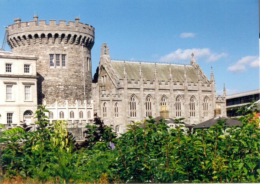 Dublin: Highlights and Hidden Corners Walking Tour - Former Parliament House and Trinity College